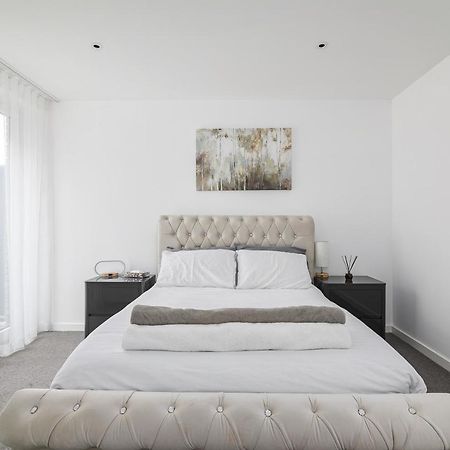 Luxury Spacious Flat With Communal Gardens And Parking London Exterior foto