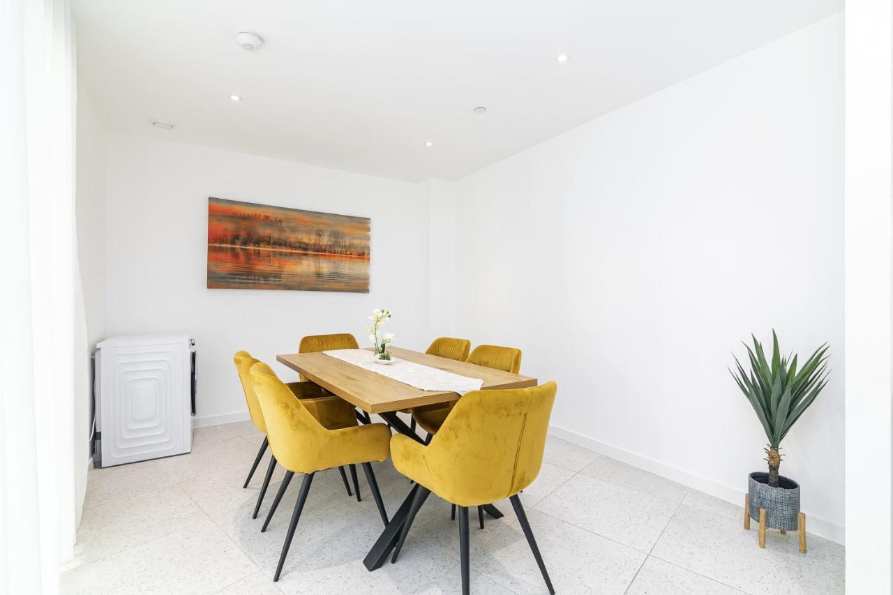 Luxury Spacious Flat With Communal Gardens And Parking London Exterior foto
