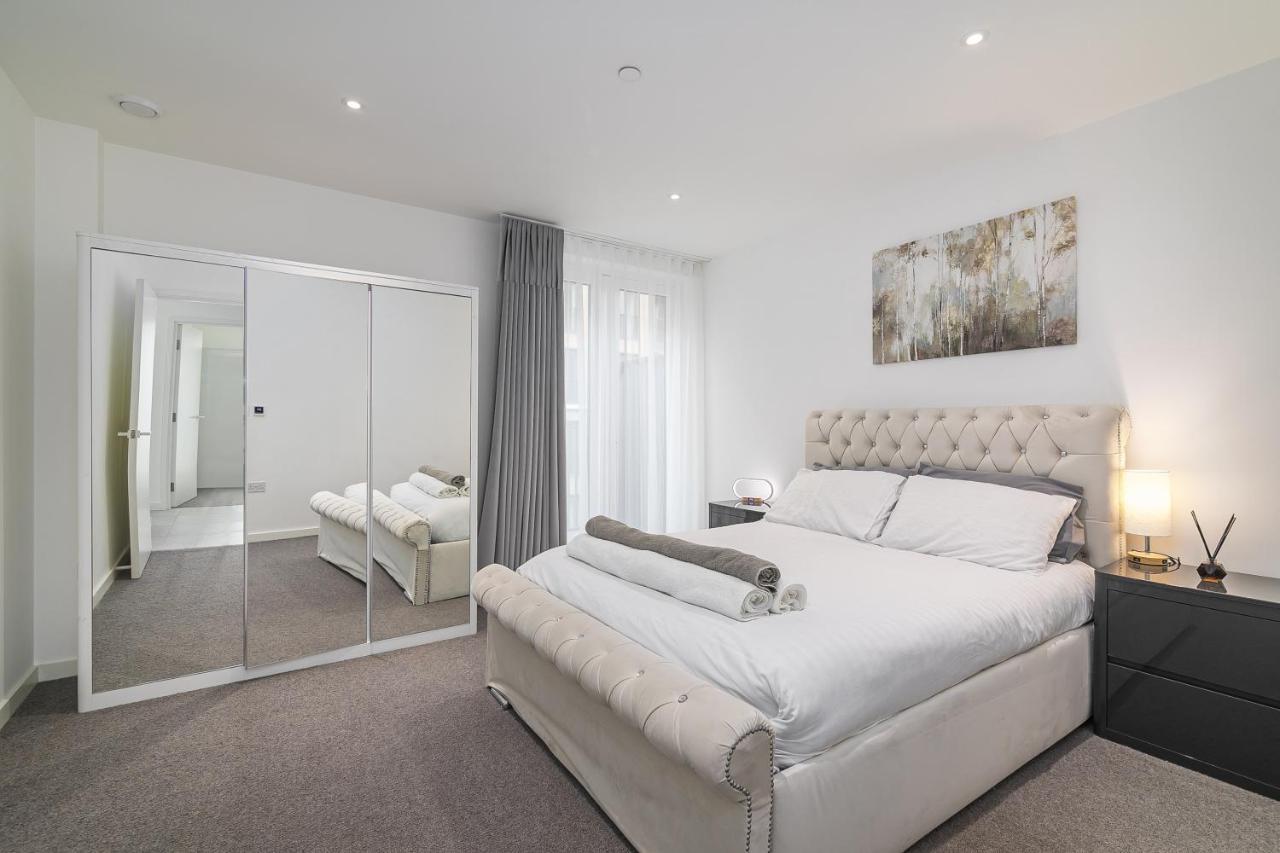 Luxury Spacious Flat With Communal Gardens And Parking London Exterior foto