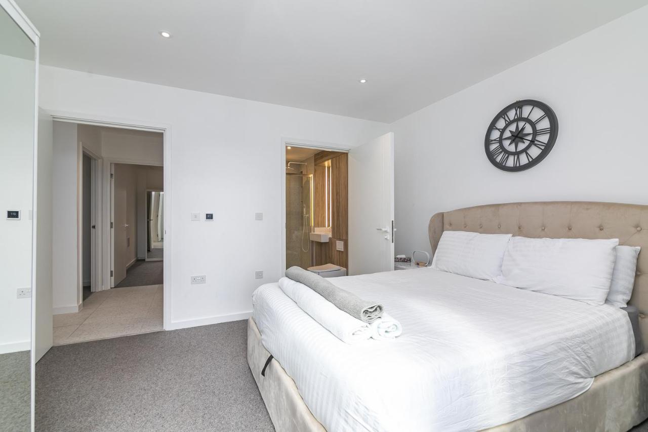 Luxury Spacious Flat With Communal Gardens And Parking London Exterior foto