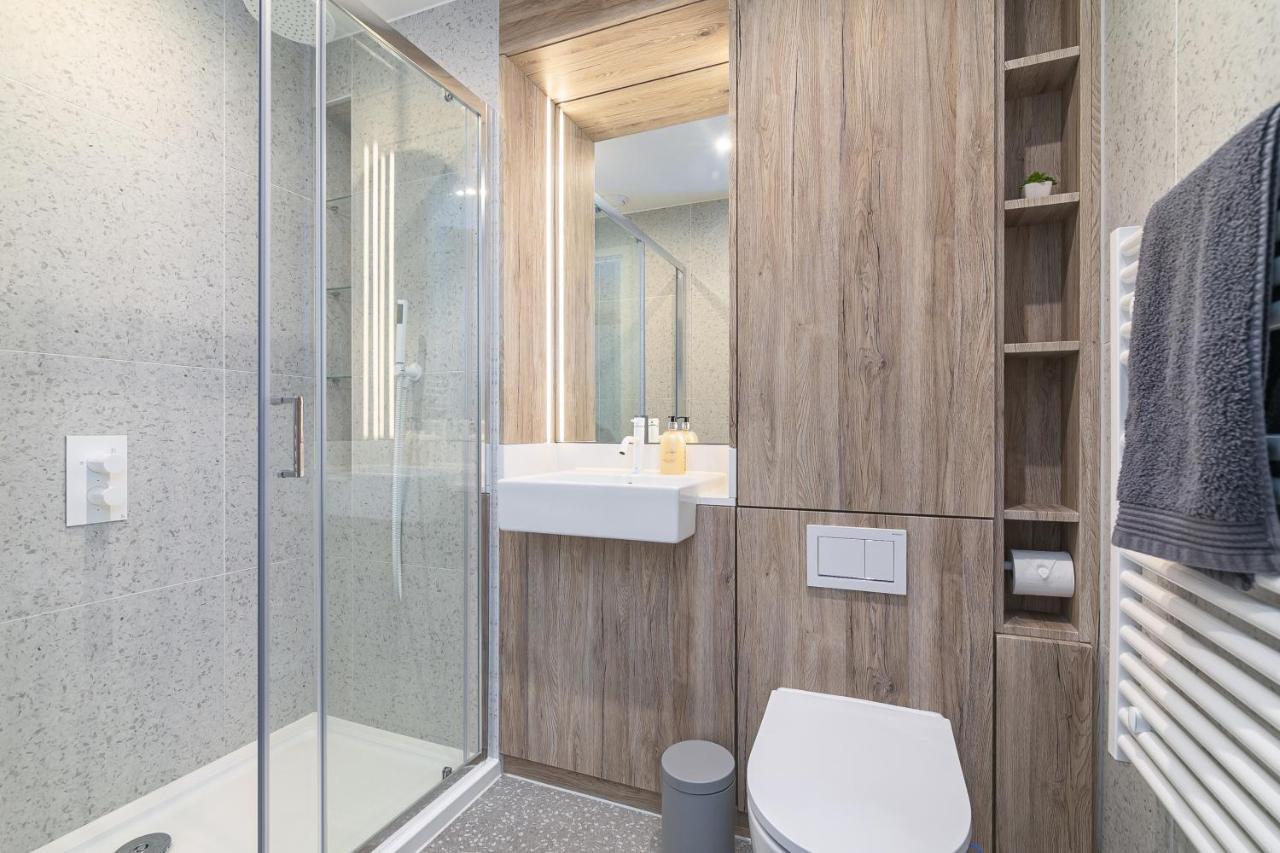 Luxury Spacious Flat With Communal Gardens And Parking London Exterior foto