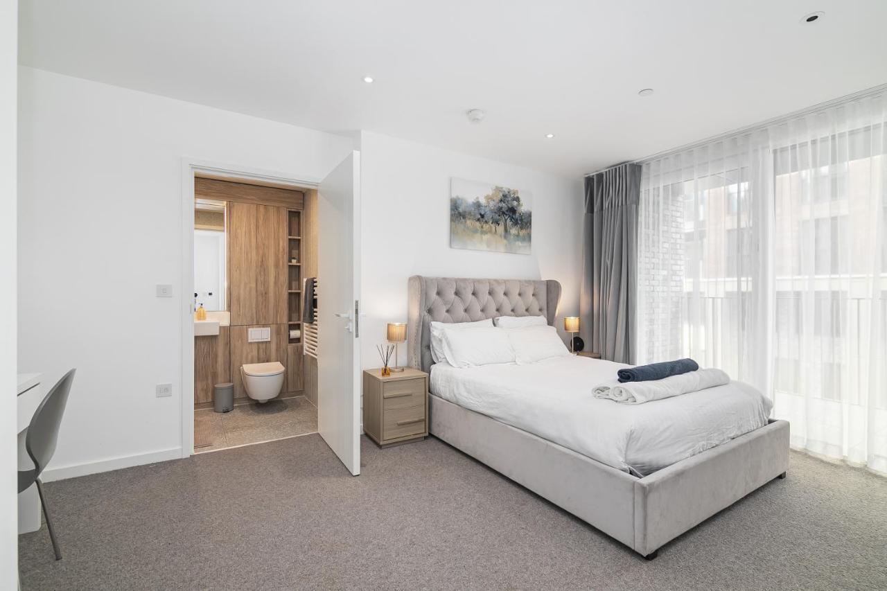 Luxury Spacious Flat With Communal Gardens And Parking London Exterior foto